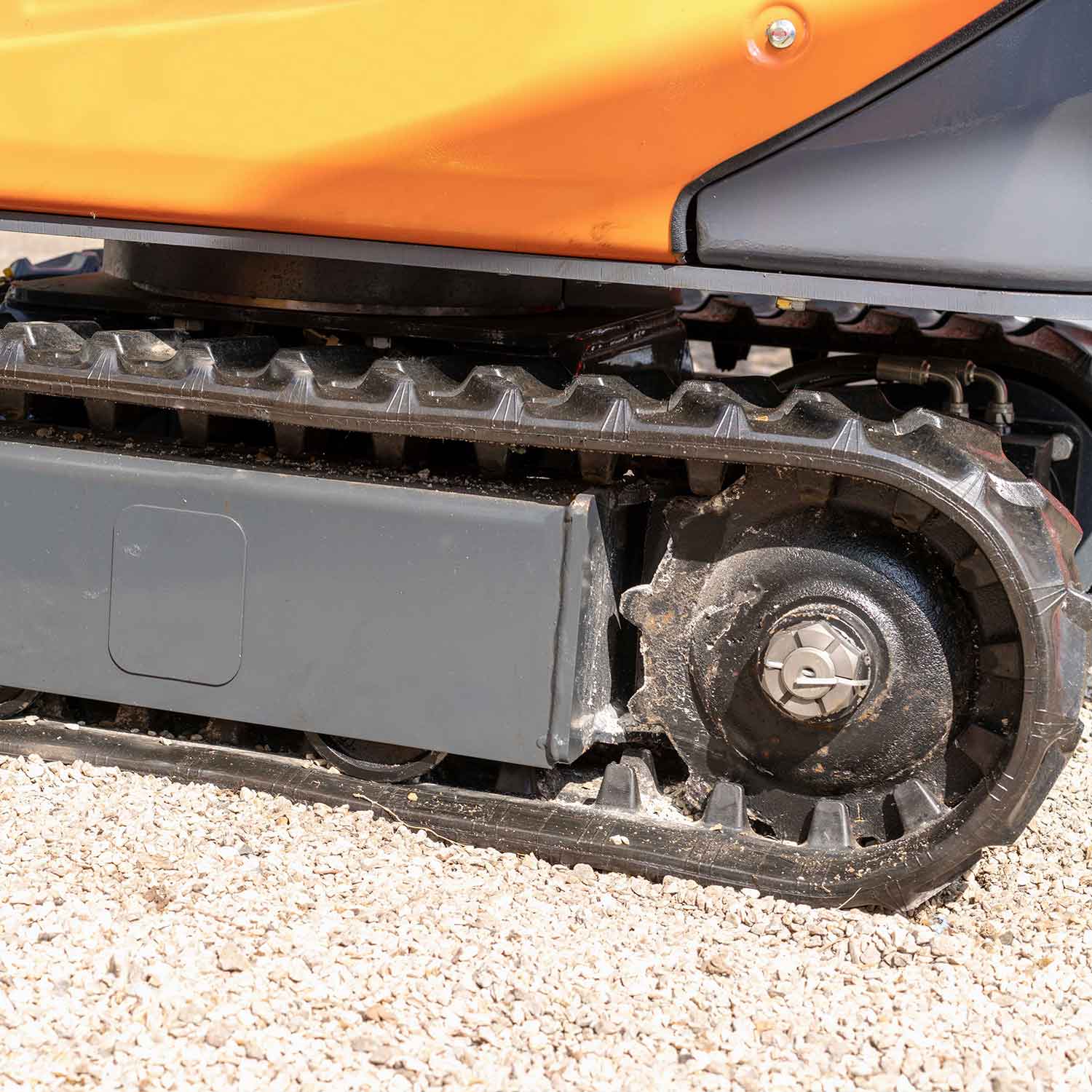 rubber track experts web image